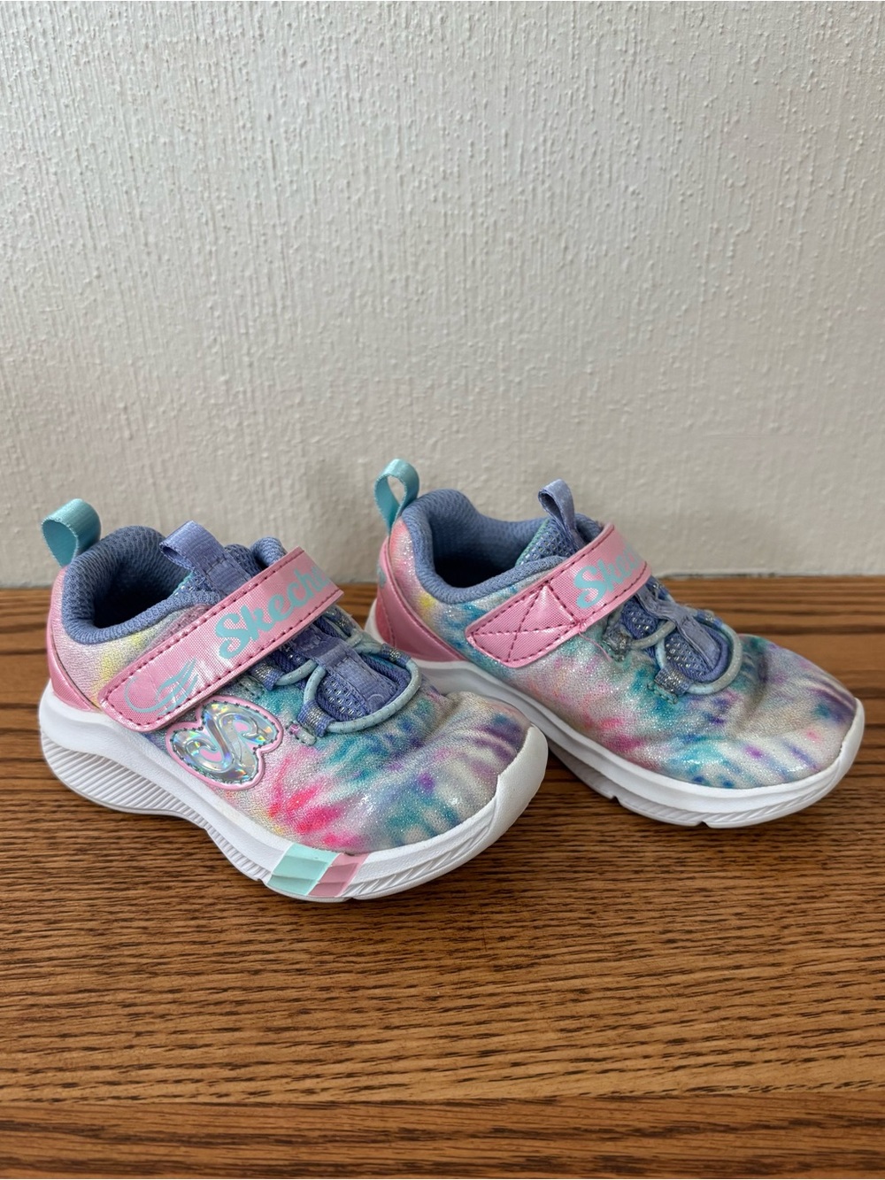 SKECHERS Kids Colorful Tie-Dye Sneakers Hook Loop Closure Size 5